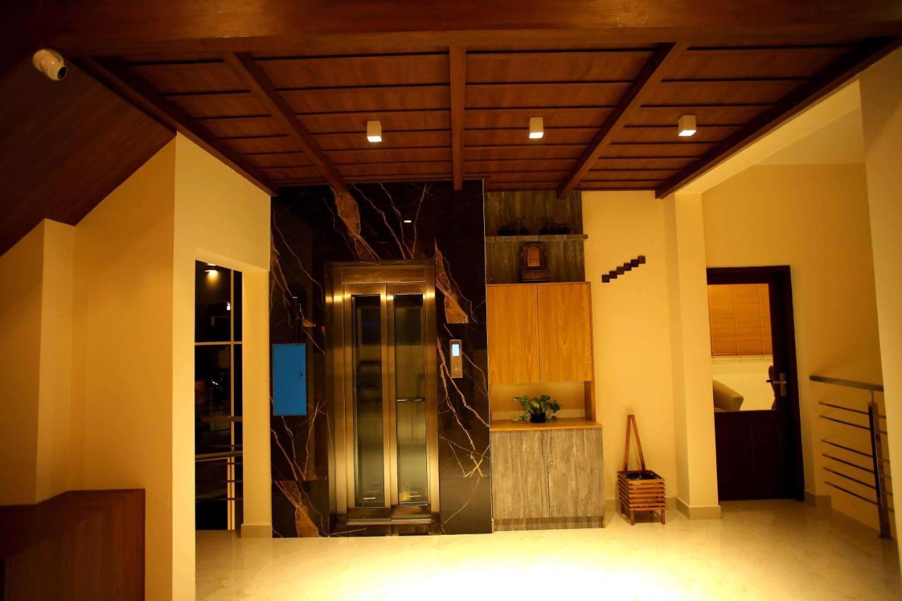 Kira Palace Residency Hotel Ernakulam Exterior foto