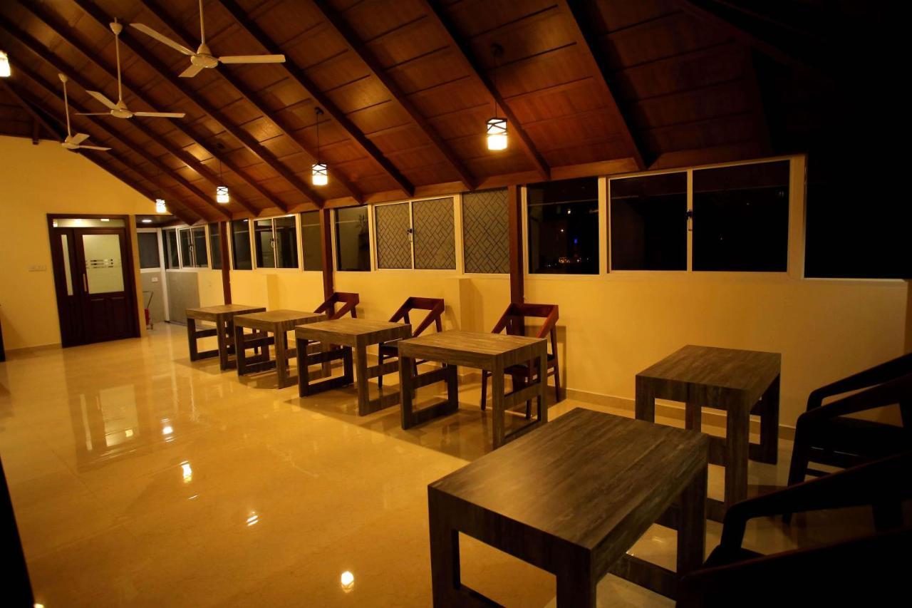 Kira Palace Residency Hotel Ernakulam Exterior foto