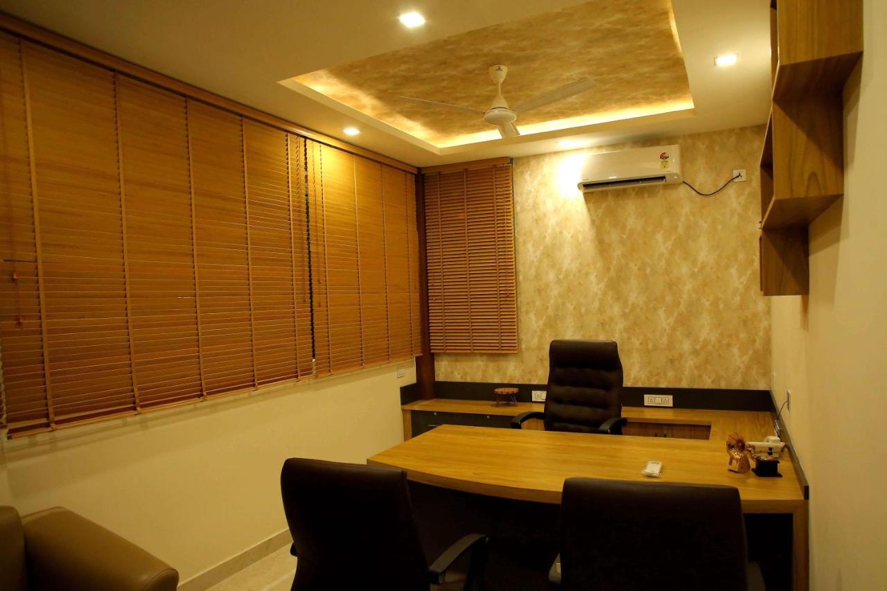 Kira Palace Residency Hotel Ernakulam Exterior foto