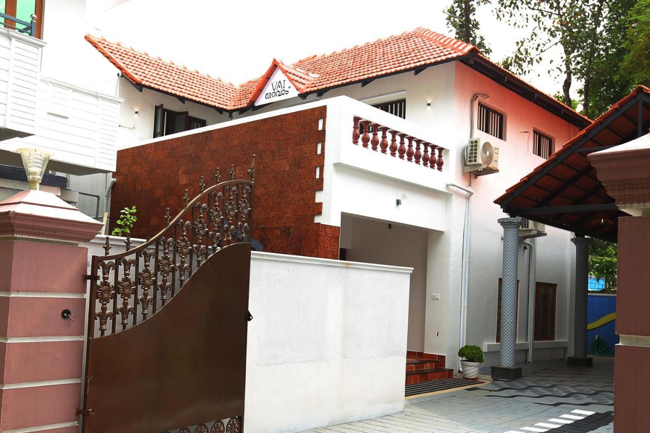 Kira Palace Residency Hotel Ernakulam Exterior foto