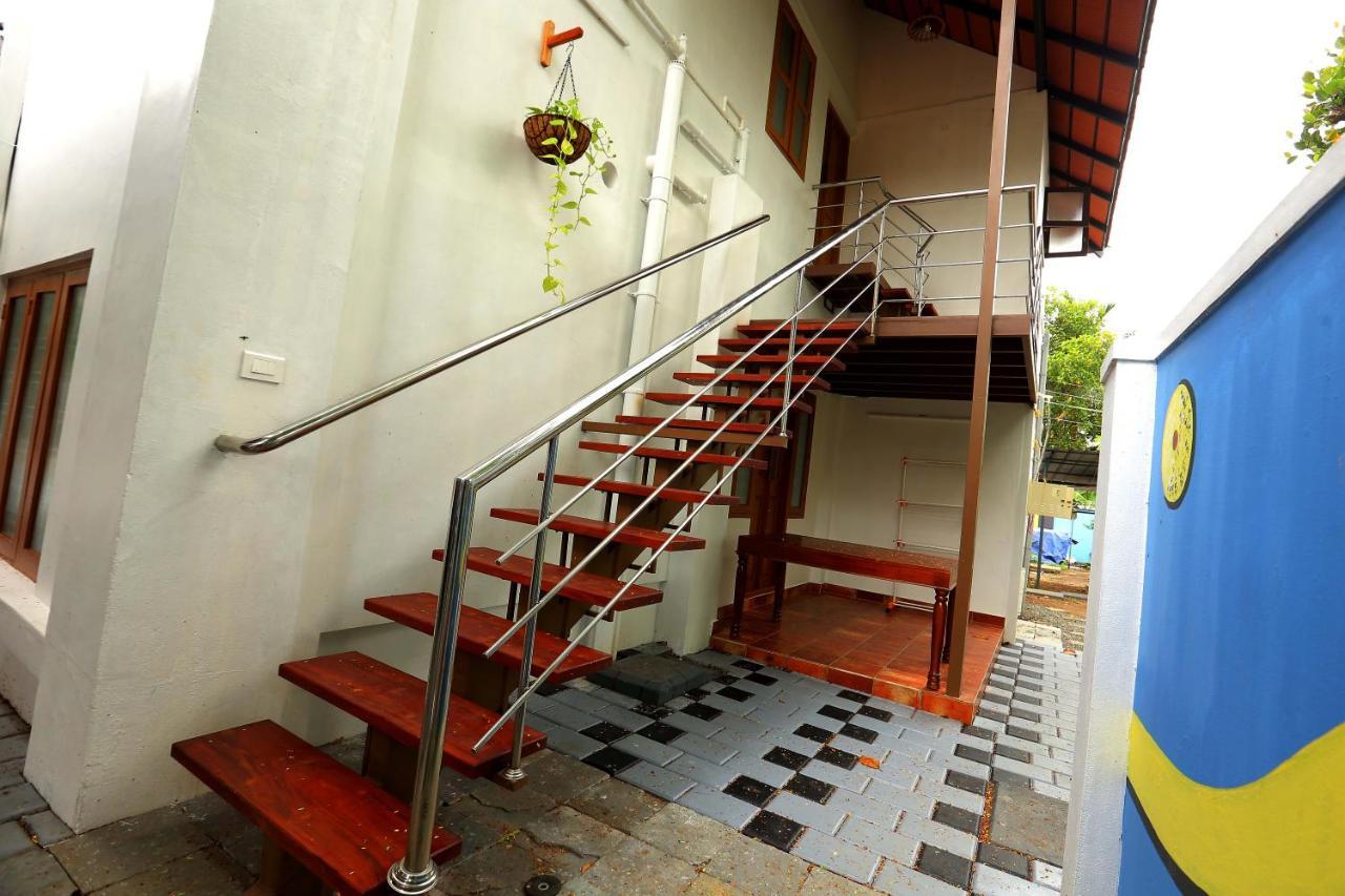 Kira Palace Residency Hotel Ernakulam Exterior foto